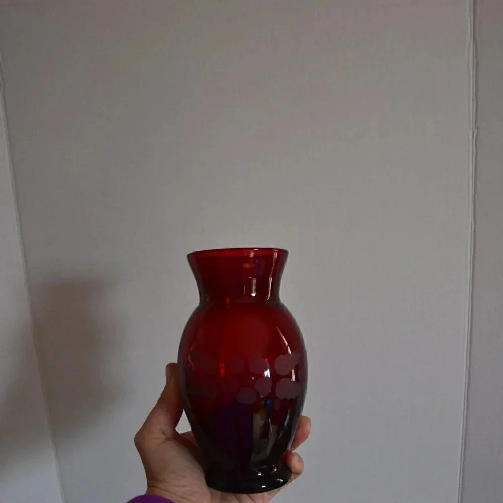 Ruby Red Glass Vase - Picture 4 of 5